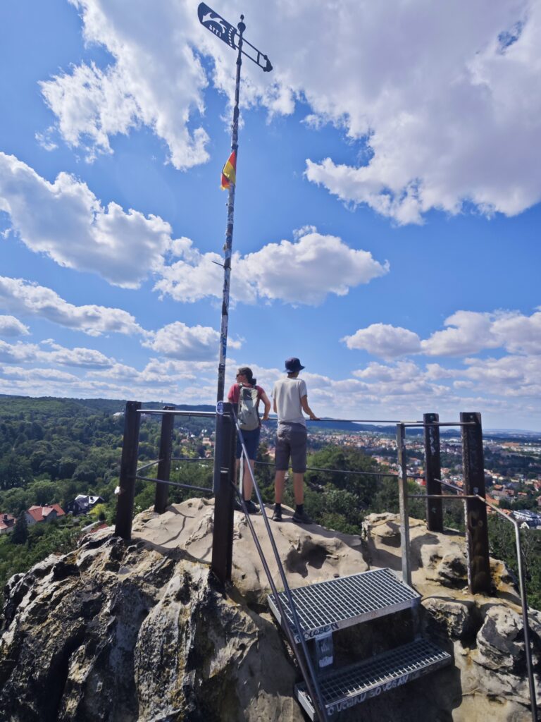 Auf dem Großvaterfelsen Gipfel in Blankenburg