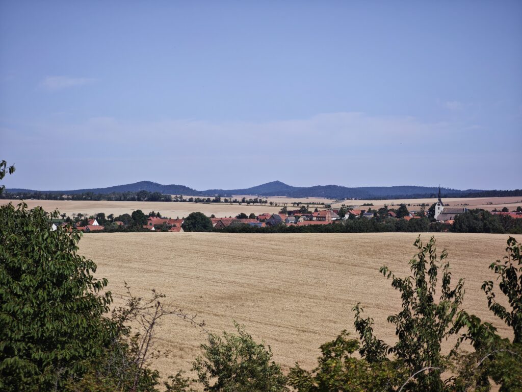 Landschaft rund um die Mittelsteine bei der Tefuelsmauer