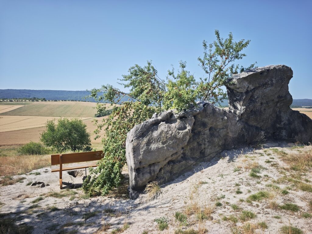 Auf die Gegensteine auf der Teufelsmauer wandern